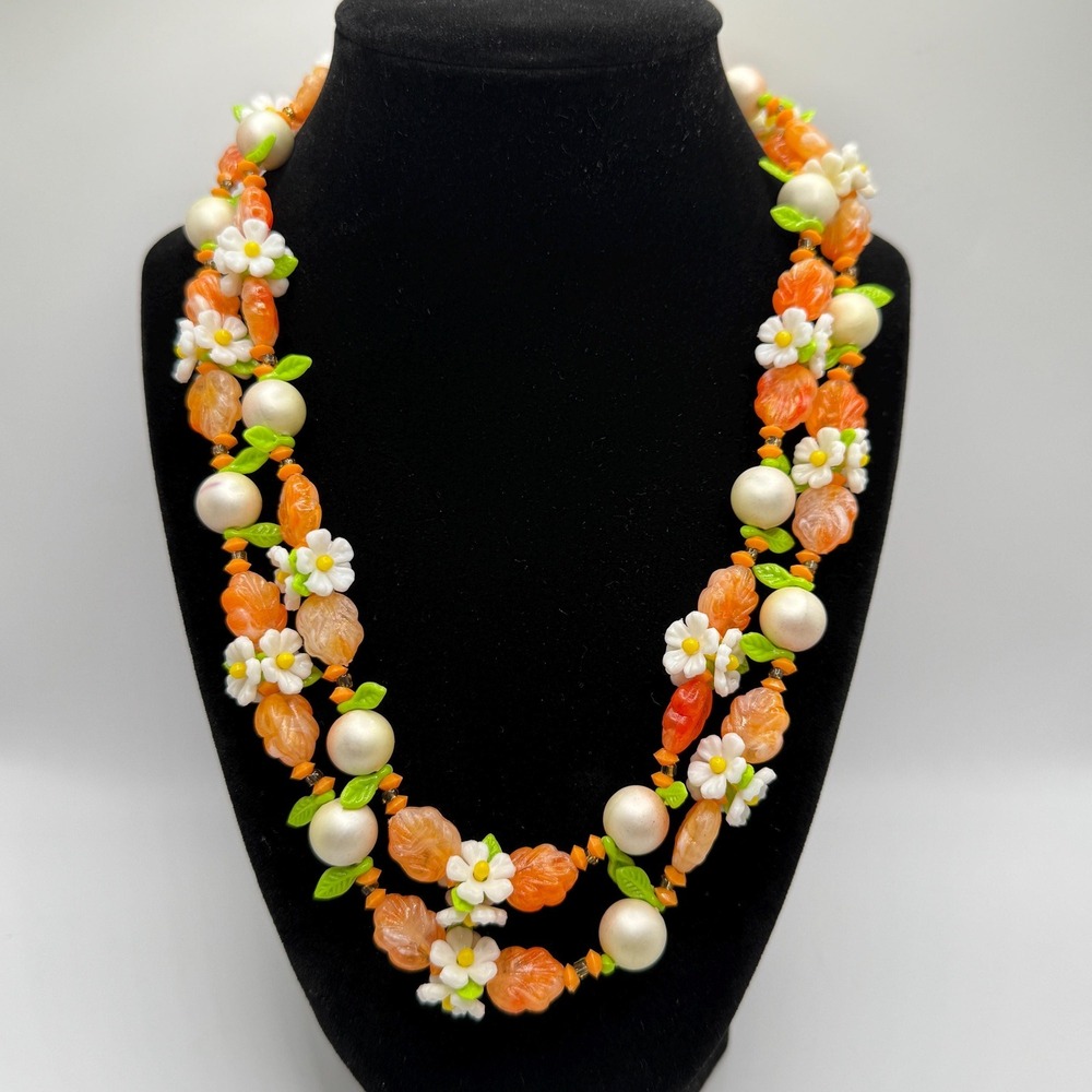 Vintage 38" 40s 50s Necklace White Daisy Flowers Orange Green Leaves Faux Pearls